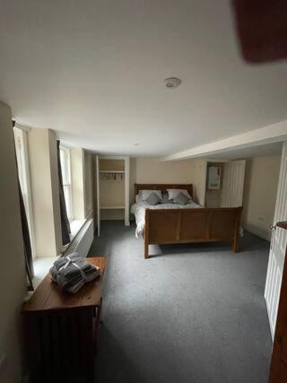 1 Hatton House 2 Bedroom 2 Bathroom Spacious Basement Flat Newark upon Trent Extérieur photo